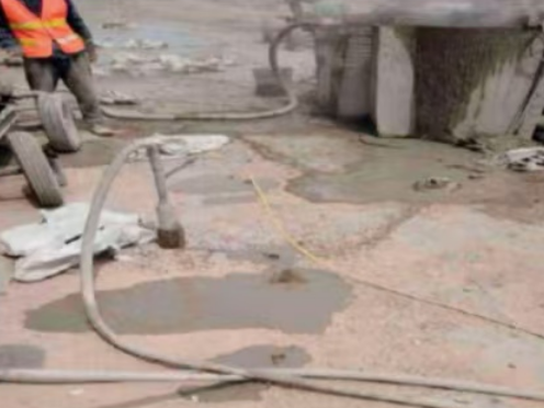 灵武水泥混凝土路面板底注浆技术 路面脱空注浆整治方案