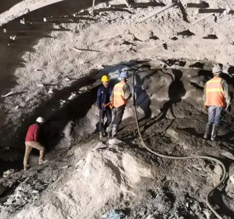 灵武拱顶带模注浆料的施工流程及注意事项